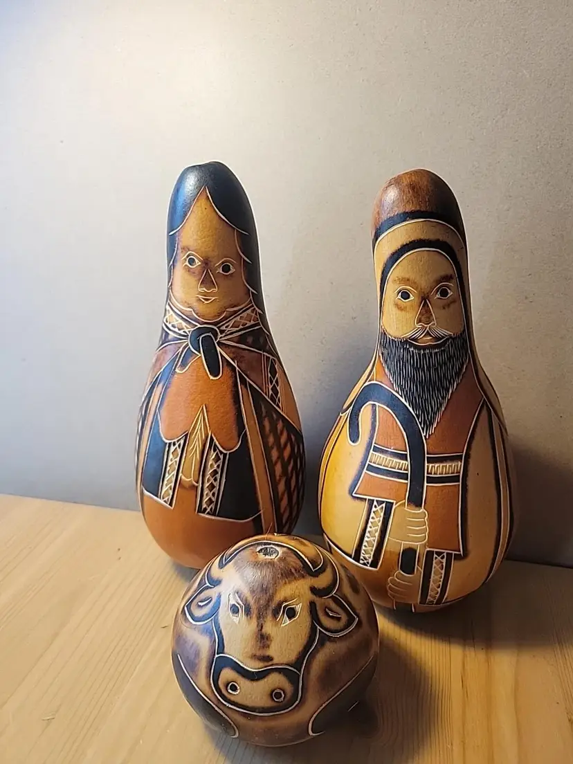 Set Of 3 Peruvian Art On Gourds ,Shepard, Lady And Ox