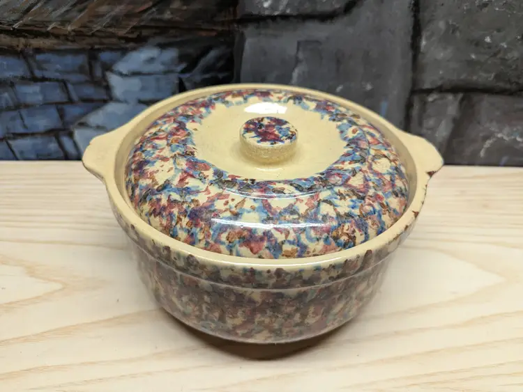 Antique Red Wing Pottery Sponge Ware Casserole Dish With Lid Pink & Blue 2 Qt Primitive Country Farmhouse Cookware