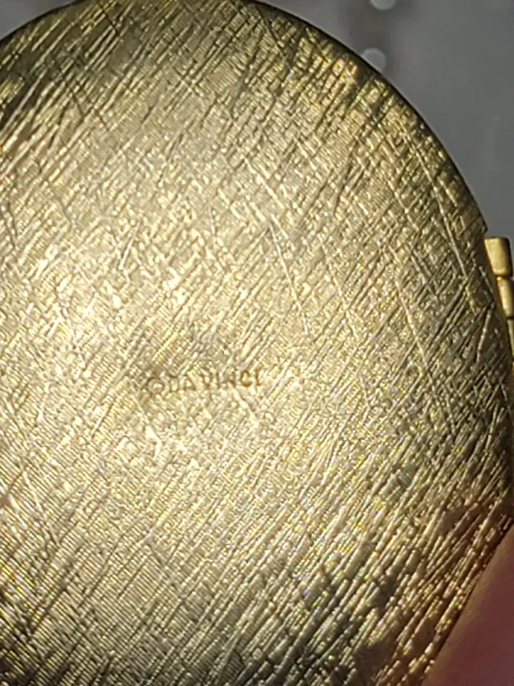 Vintage Da Vinci goldtone locket