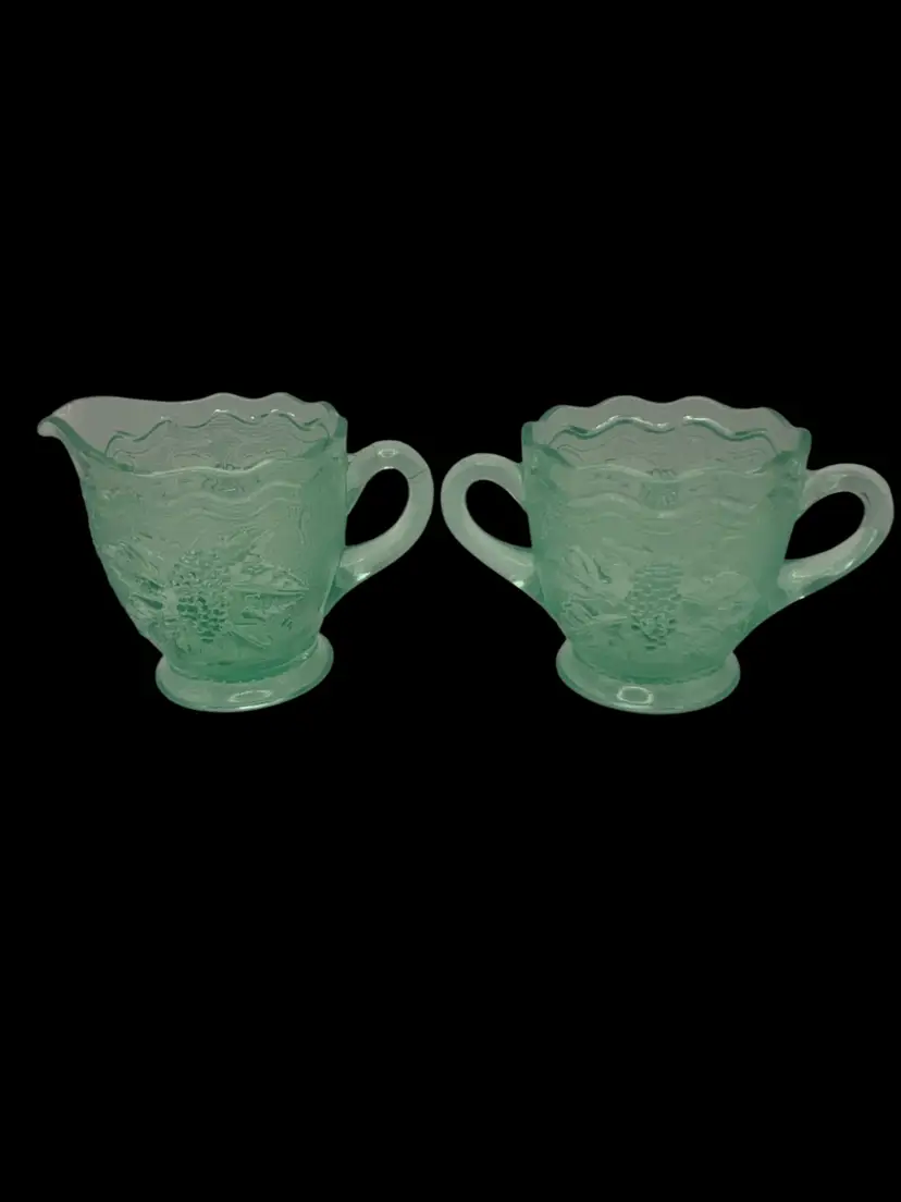 Vintage Green Westmoreland Grape Pattern Uranium Glass Creamer And Sugar, Both Are 3-1/2β Diameter
