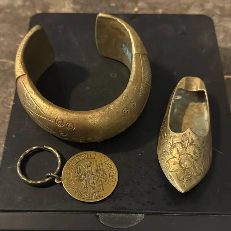 Lot Of Brass 1lb 4 Oz