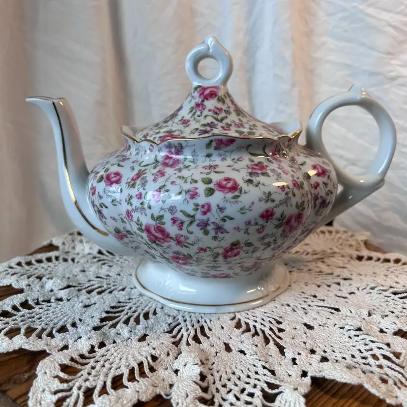 VINTAGE LEFTON ROSE CHINTZ MUSICAL TEA POT PLAYS “MEMORIES”