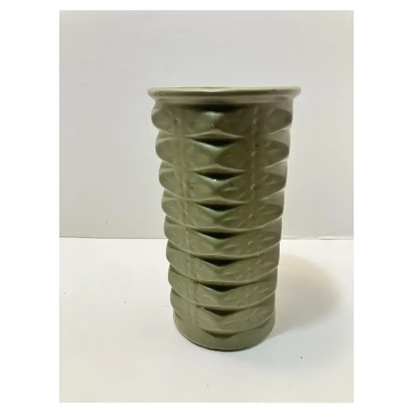 Vintage McCoy Floraline Vase