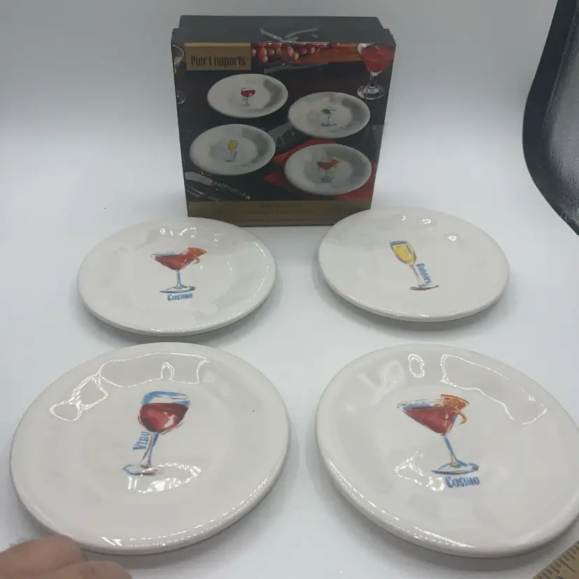 SET OF 4 PIER 1 APPETIZER PLATES - 6" - FEATURING IMAGES OF ASSORTED COCKTAILS