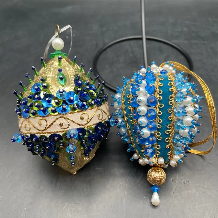 VTG Set Of Two Push Pin Ornaments