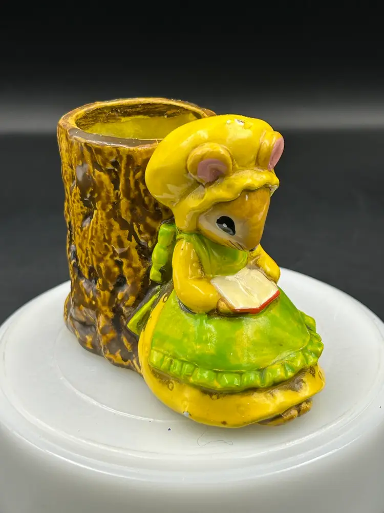 Vintage chalk ware mouse reading book against tree stump Planter/toothpick Holder/figurine
