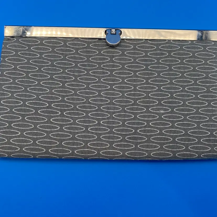 Handmade Women's Gray w/ White Oval Pattern Clasp-Closure Fabric Wallet
