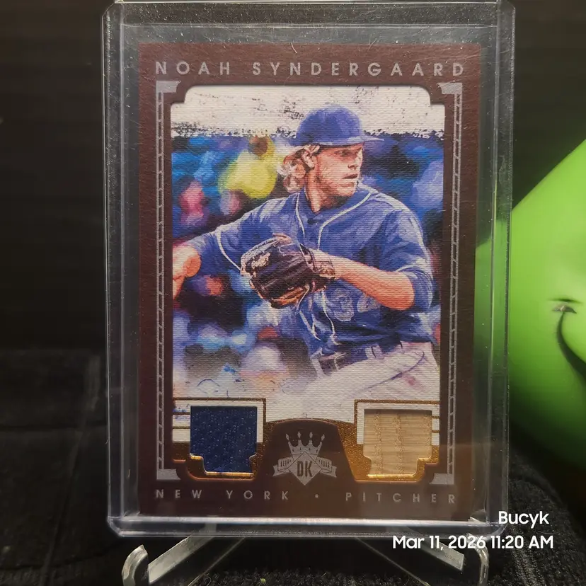 2016 Diamond Kings Framed Dual Relic - Noah Syndergaard New York Mets 30/49
