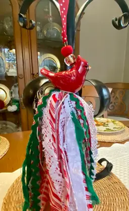 Red Cardinal Salt Shaker Tassel