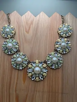 Vintage Retro Flower Design Necklace ~ Statement Piece ~ 20 inches