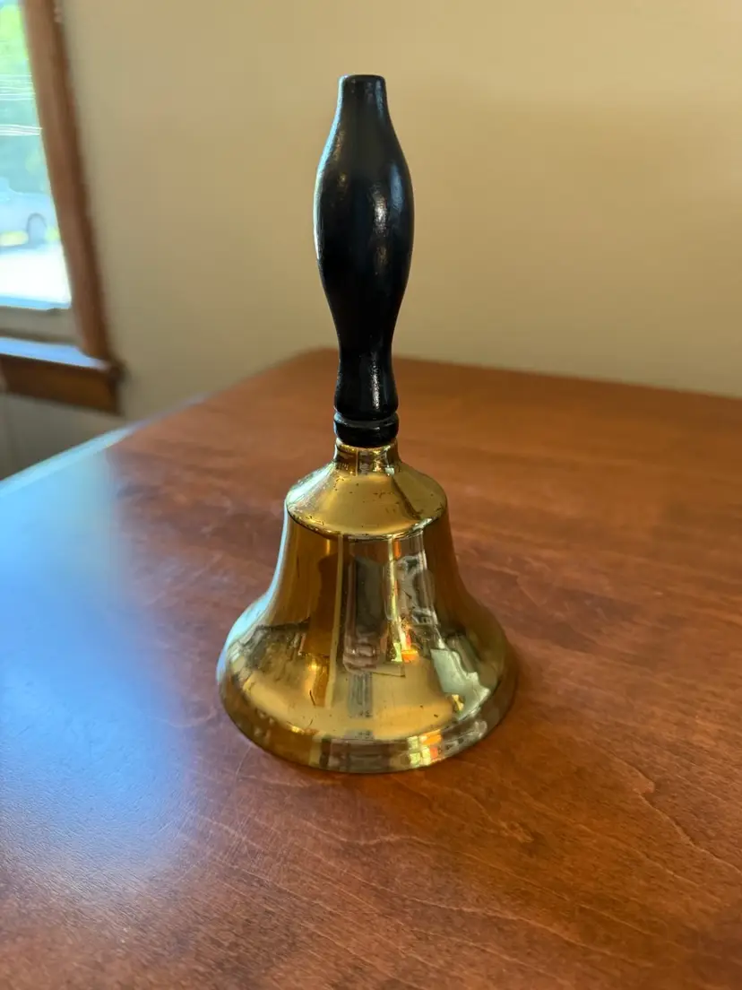 ☀️7-1/2” H x 4” W Vintage Brass Hand Bell