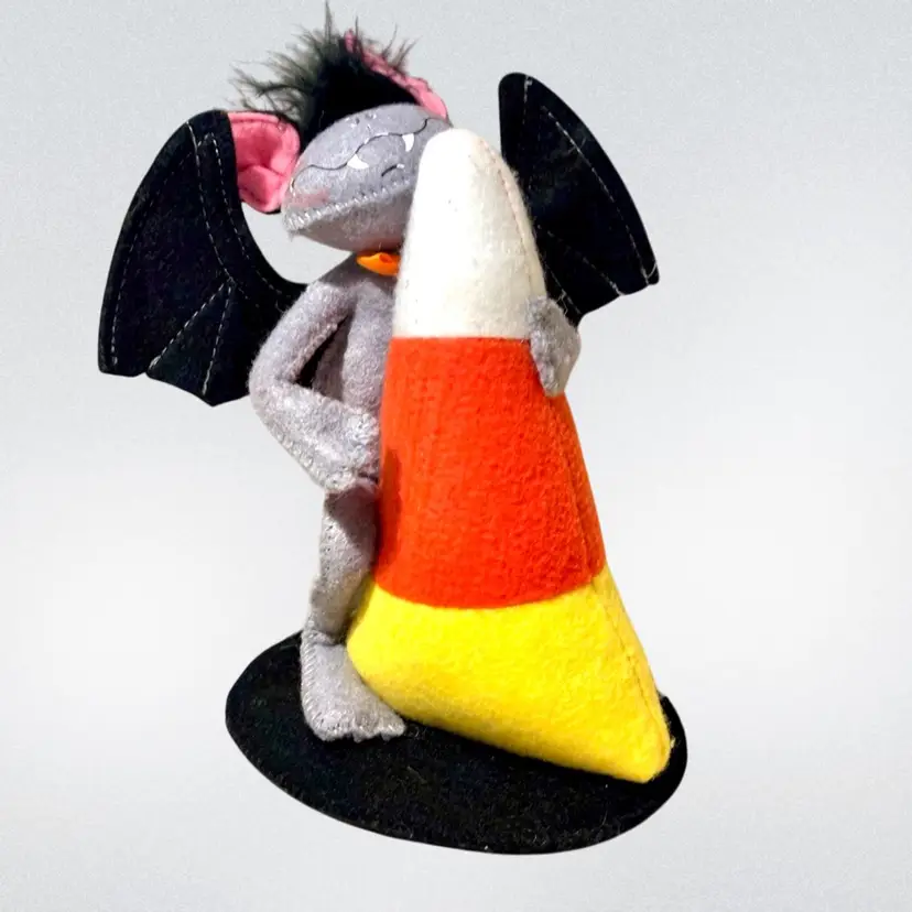 Annalee 2012 Friendly Bat With Candy Corn 6”