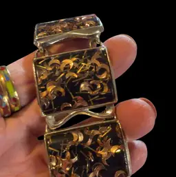 Bracelet With Resin And Gold Flakes