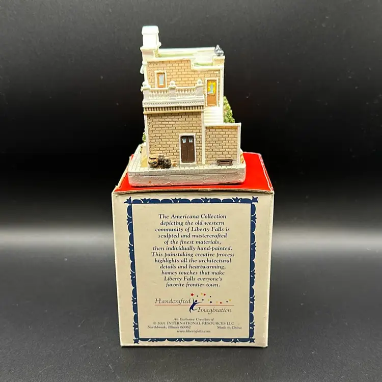 AH230 - The New Clara’s Bakery - 2001