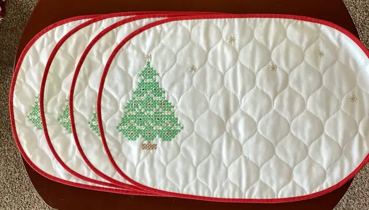 (4)Vintage Hand Embroidered Cross Stitch Christmas Tree Placemats Ex Condition