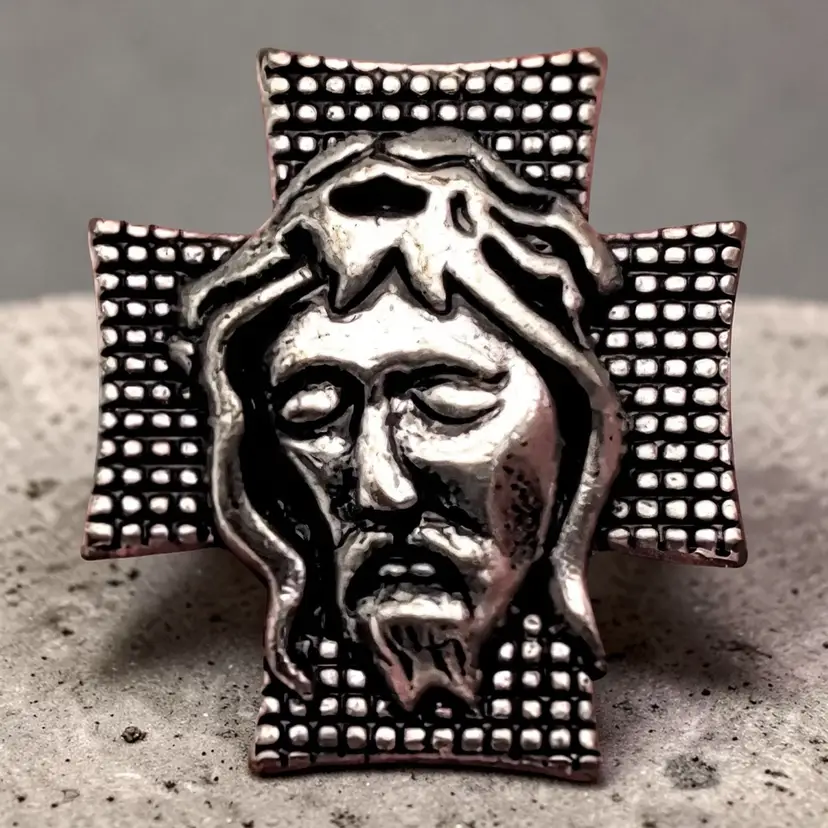 Jesus Christ Head On a Cross Raised Relief Metal Alloy Religious Ring Size 7.5