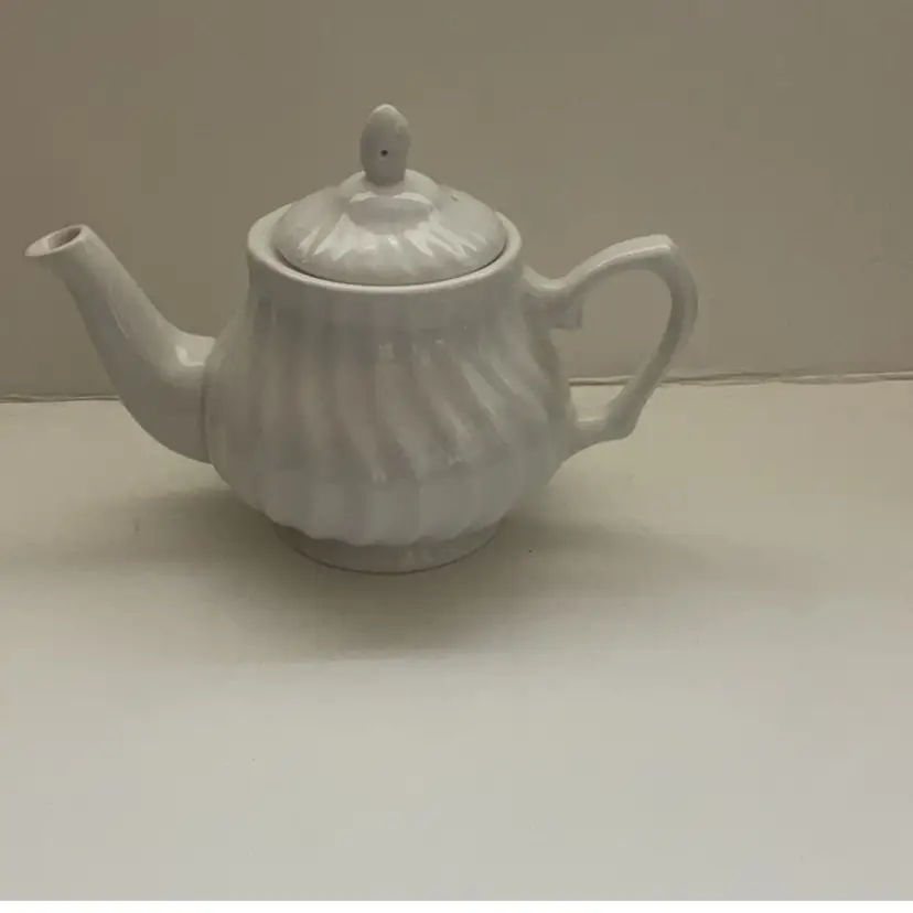 Small White Swirl Individual Teapot
