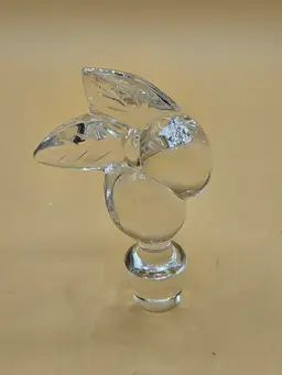 Clear Lead Crystal Stopper With Leaves