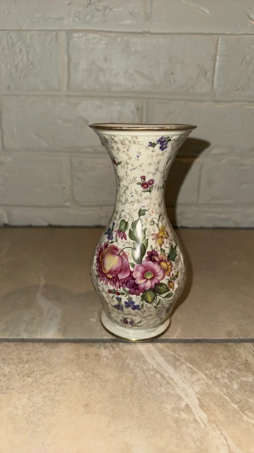 Rosenthal SANSSOUCI 6.75" Handpainted Flowers w/Gold Trim Ivory Porcelain Vase