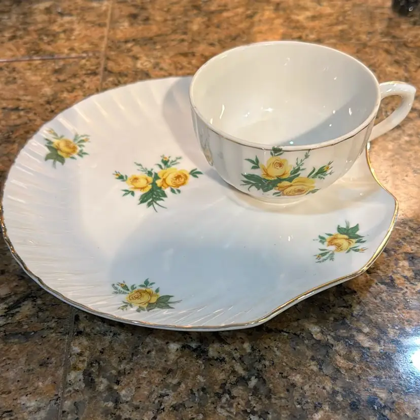 Vintage Yellow Rose Snack Set