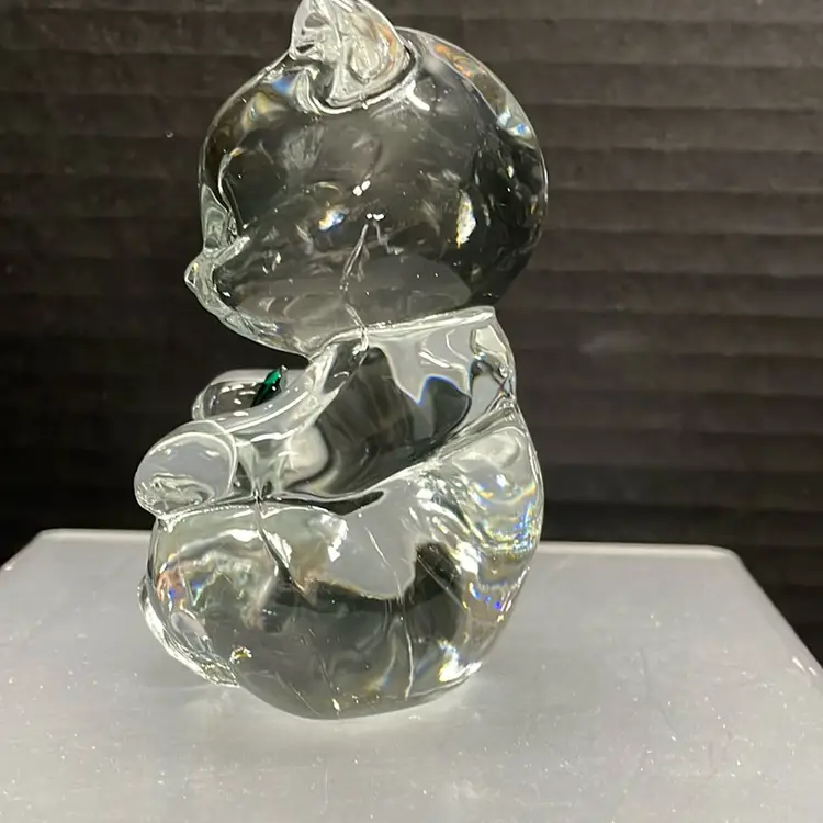 FENTON Glass Bear Emerald Heart May Birthstone Paperweight Made in USA
