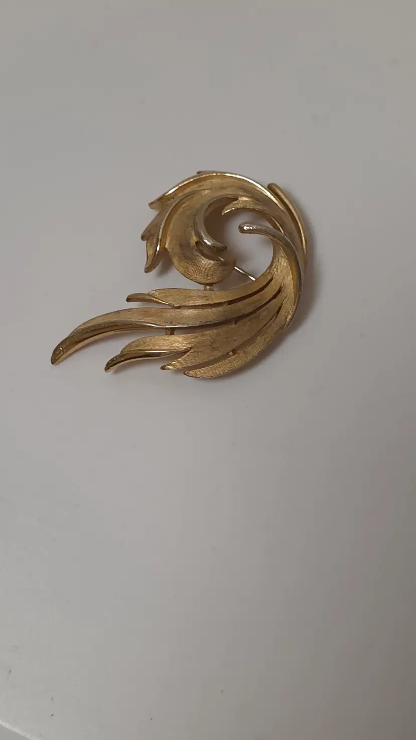 Vintage Trifari Goldtone Swirl Leaf Feather Wave Brooch Brushed Hardware