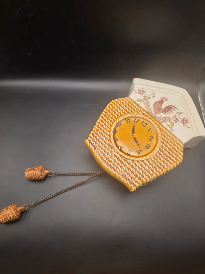 Rooster clock wall pocket