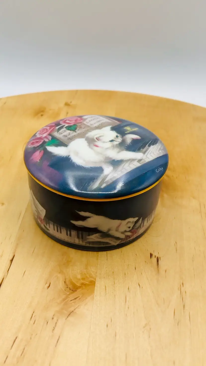Ceramic Music Box KITTEN ON THE KEYS Ardleigh Elliott & Sons 1991 Playful White Cats