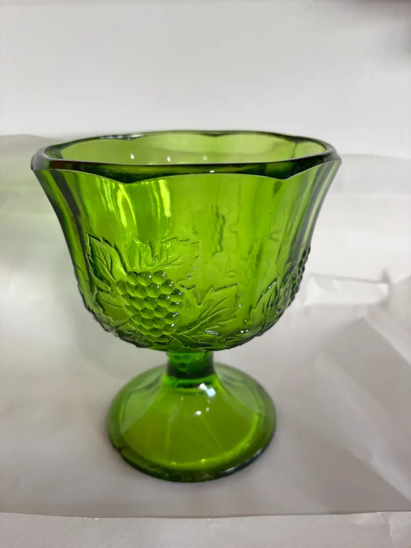 Vintage Indiana Company Harvest Pedestal grape bowl