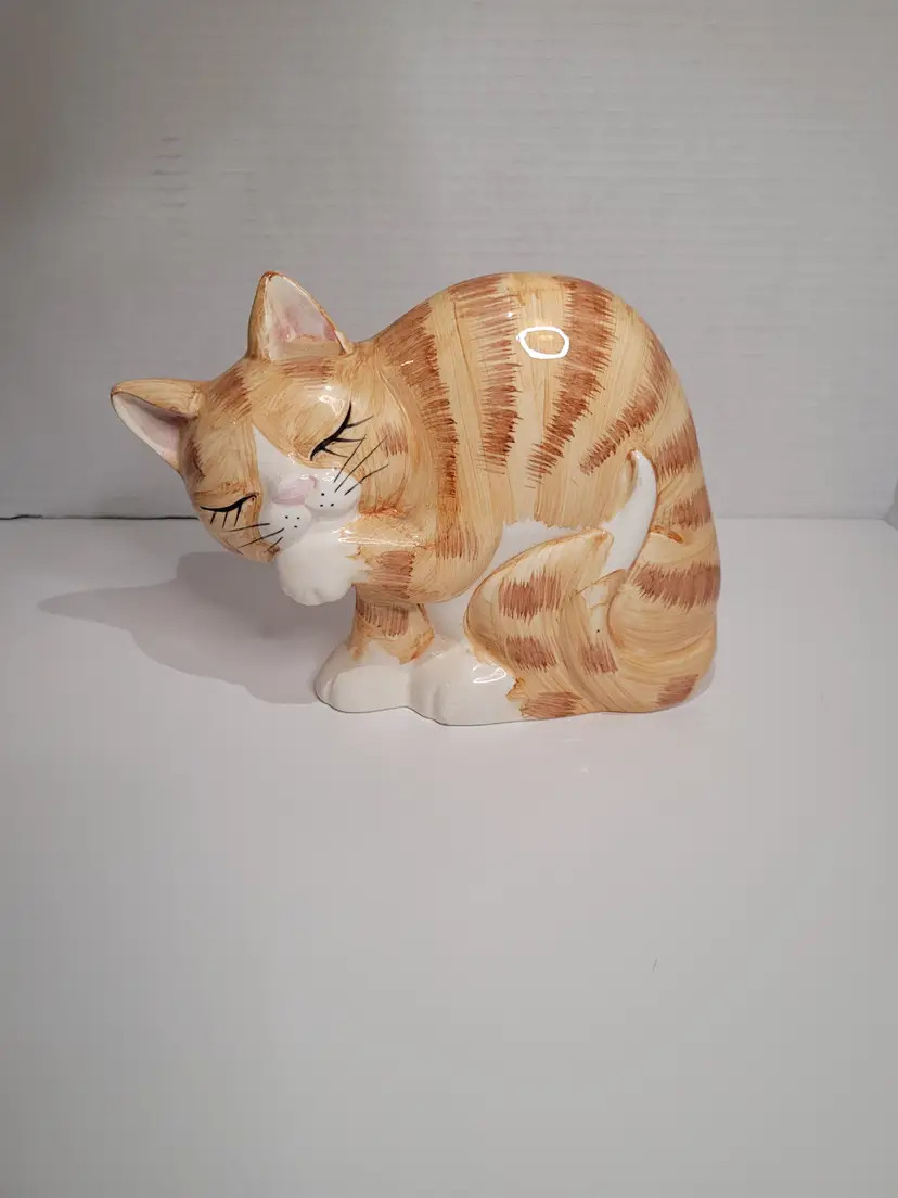 Vintage Ceramic Tabby Kitty Cat Statue by Cats and Yarn Excellent Rare
