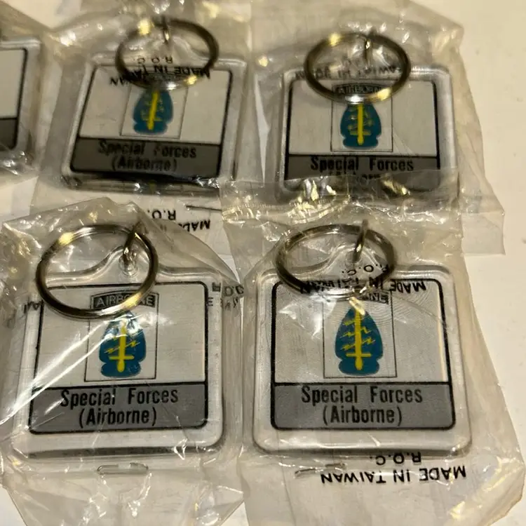 Lot Of 20 Airborne Special Forces Keychains