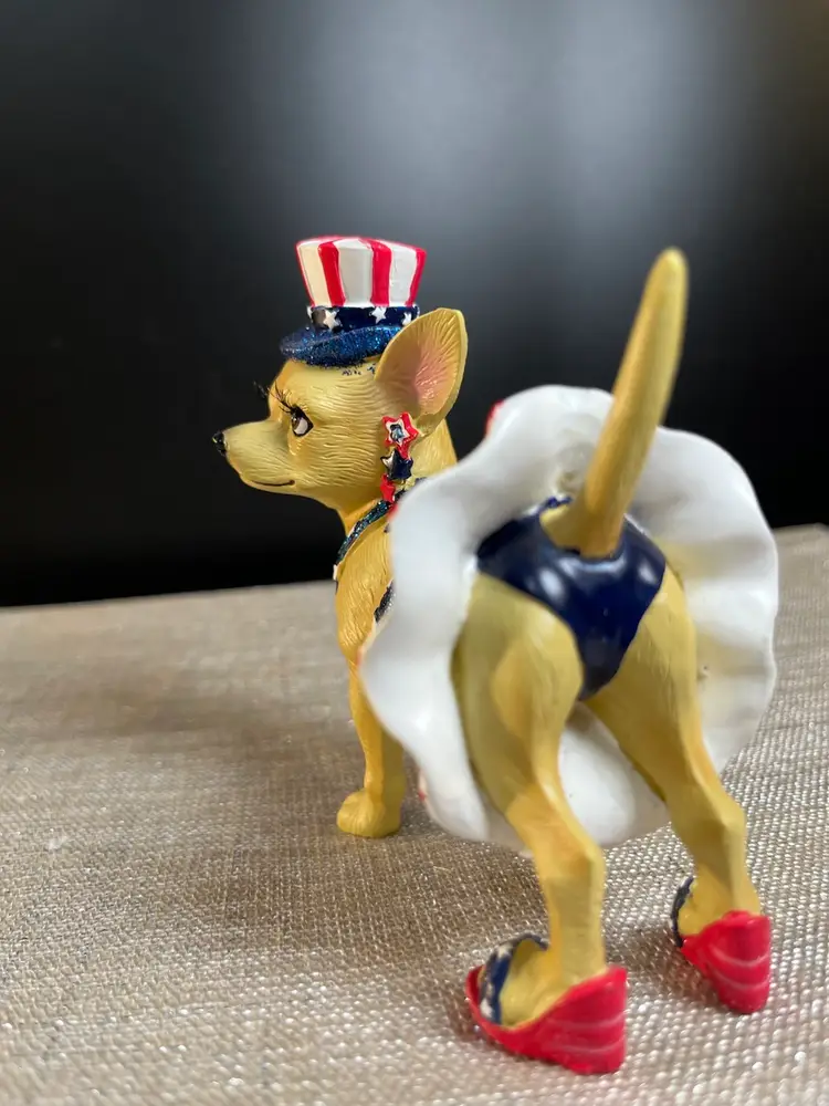 Aye Chihuahua! Patriotic Tan Chihuahua Yankee Dandy Collectible-CHECK OUT Her Eyelashes!