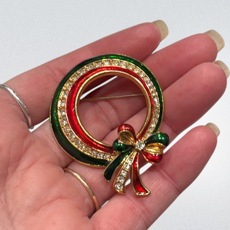 GoldTone Red & Green Enamel Pave Rhinestone Crystal Christmas Wreath Bow Brooch, 2”