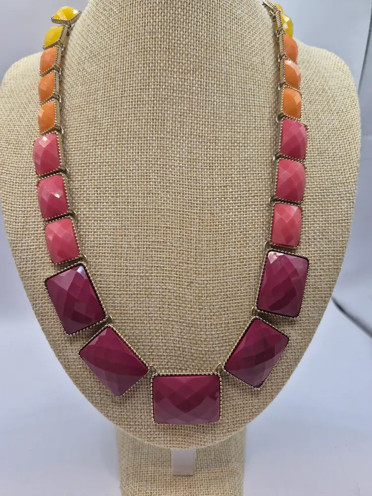 Vtg. Gold Tone Yellow Orange Pink Red Faceted Acrylic 20" Necklace