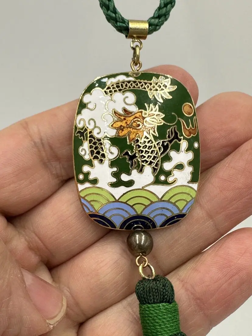 Necklace Tasseled Enamel Pendant Asian Dragon Design Gold Tone Vintage Green