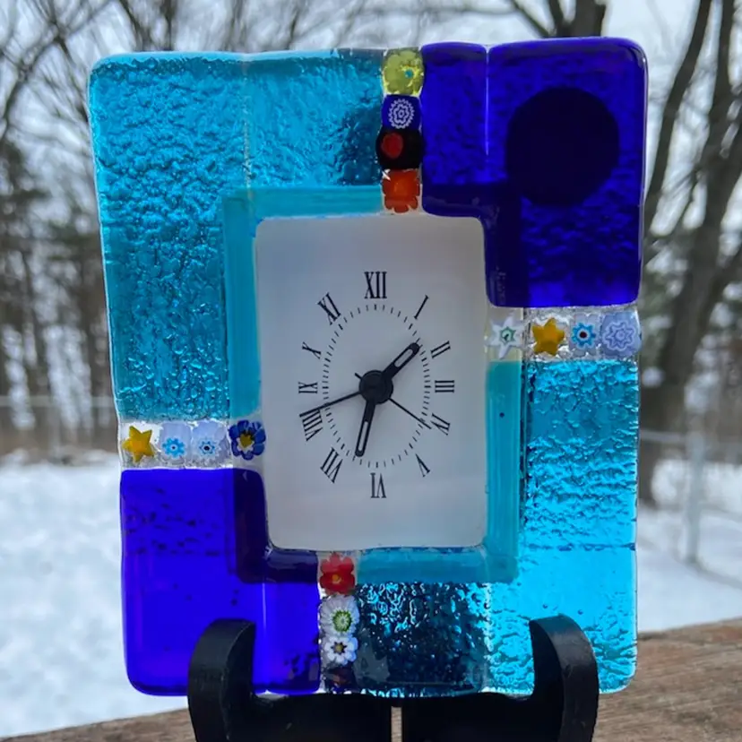 VS Murano Millefiori Glass, Battery-powered, Clock. Sticker: VS Murano Glass Italy. 4.75”h.