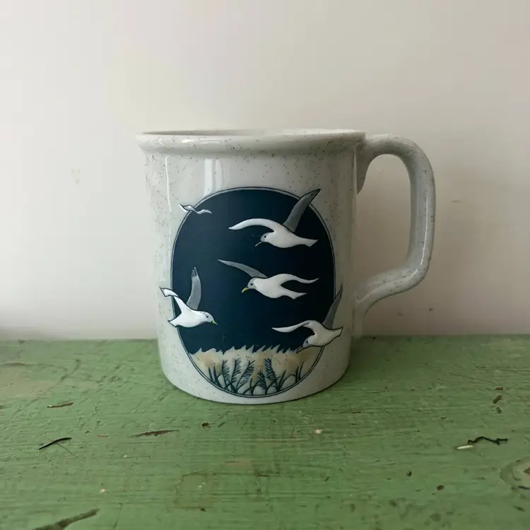Seagull Coffee Mug made by Otagiri Japan. Flying Bird Nature Beach Vintage