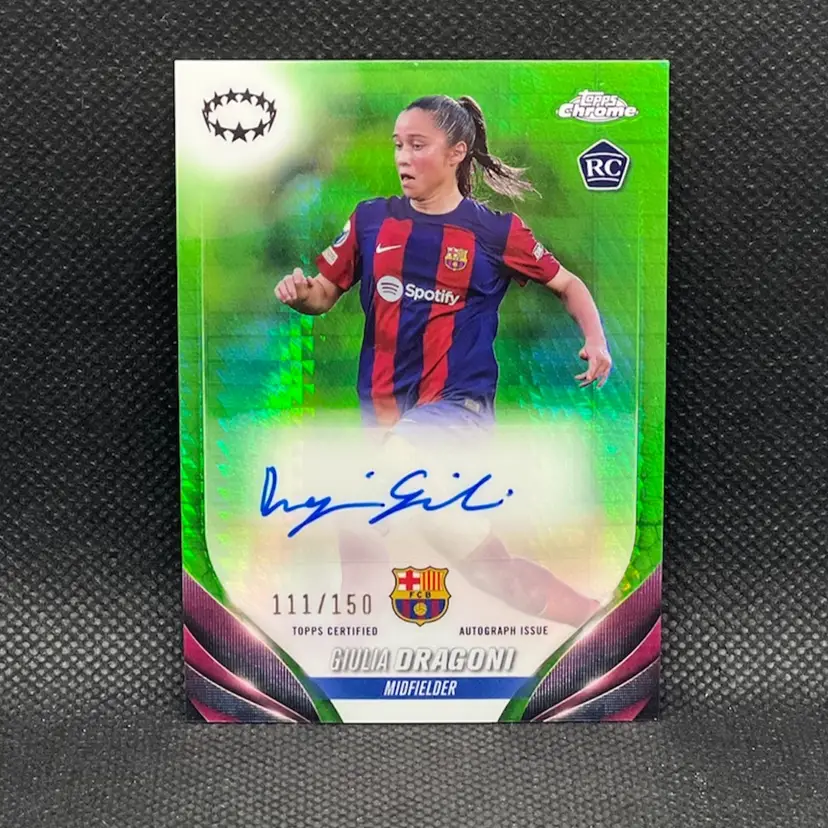 Giulia Dragoni 2023/24 Topps Chrome UEFA Women Rose Neon Green /150 Autograph Barcelona Roma Soccer Card