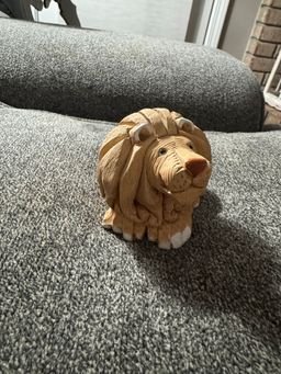 Vintage Hand-Carved Artesania Rinconada Lion