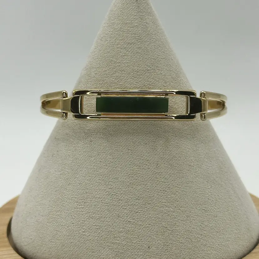 A011 - Avon Jade (untested) Gold-tone Bracelet