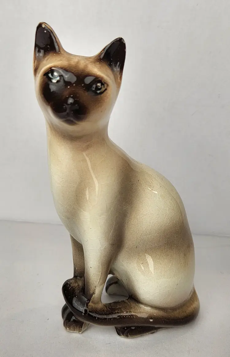 Vintage Ceramic Siamese Cat Sitting Glossy Made in Japan 5.5"