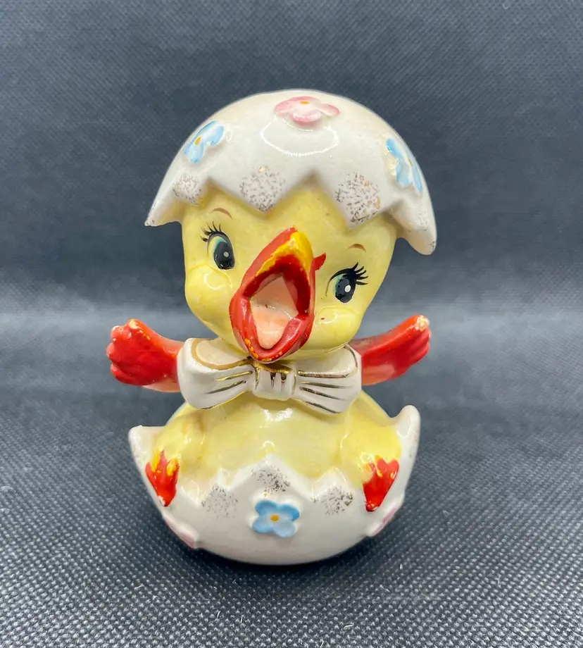 Norcrest Easter ceramic chick emerging from egg single salt or pepper shaker vintage kitsch