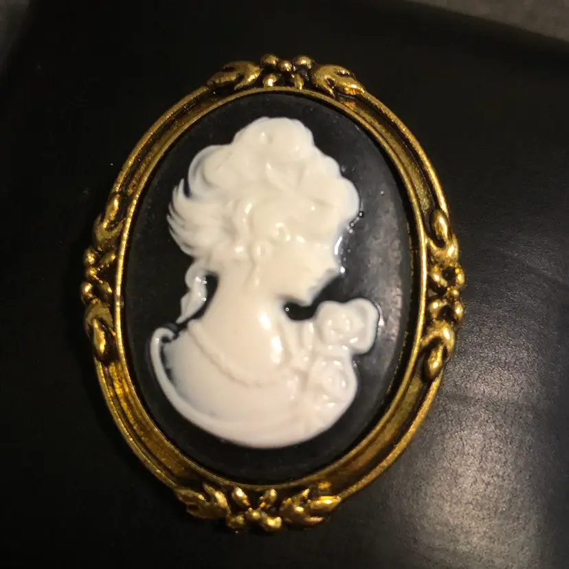Black & White Cameo Brooch