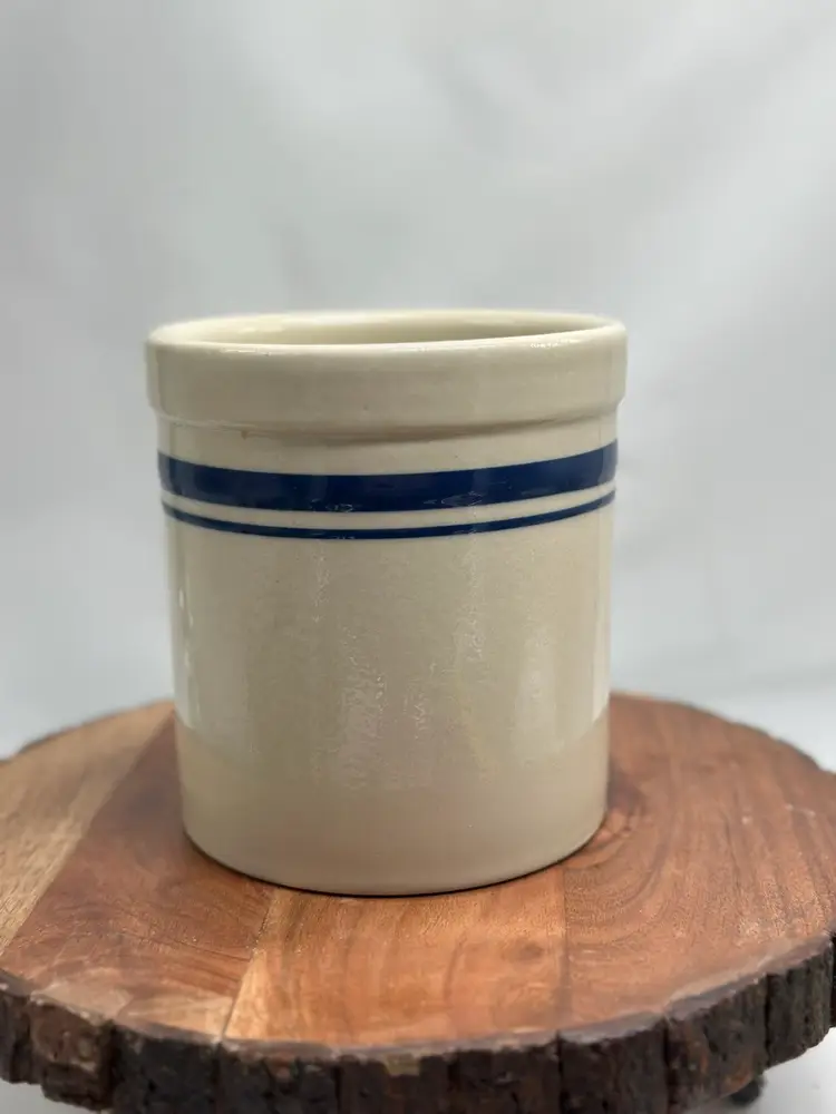 Roseville, OH Friendship Pottery Blue Stripe One Quart Crock USA