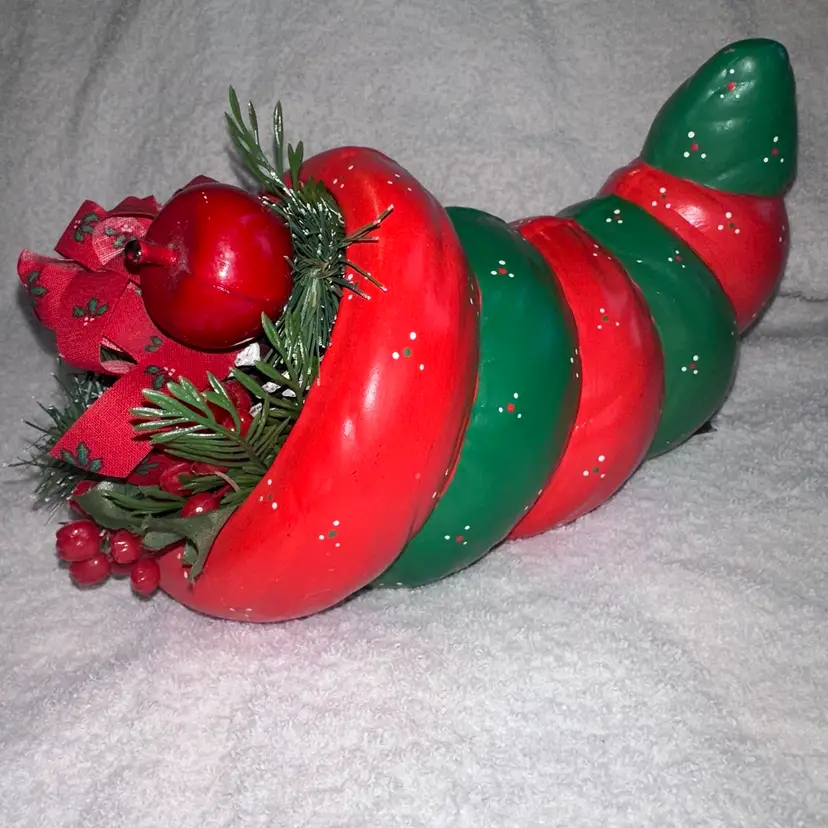 Vintage Ceramic Cornucopia Christmas Theme & Colors Table Centerpiece