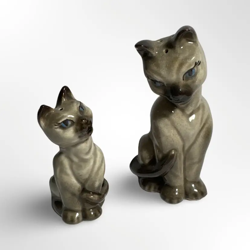 Vintage Ceramic Arts Studio Siamese Cat and Kitten Salt and Pepper Shakers 1951 USA