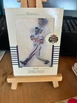 2002 Fleer Focus Jersey Edition Vladimir Guerrero #15M Materialistic    [Patch]