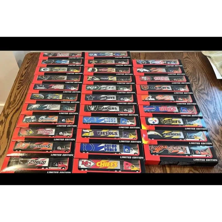 2001 Complete NFL Die Cast Trucks 