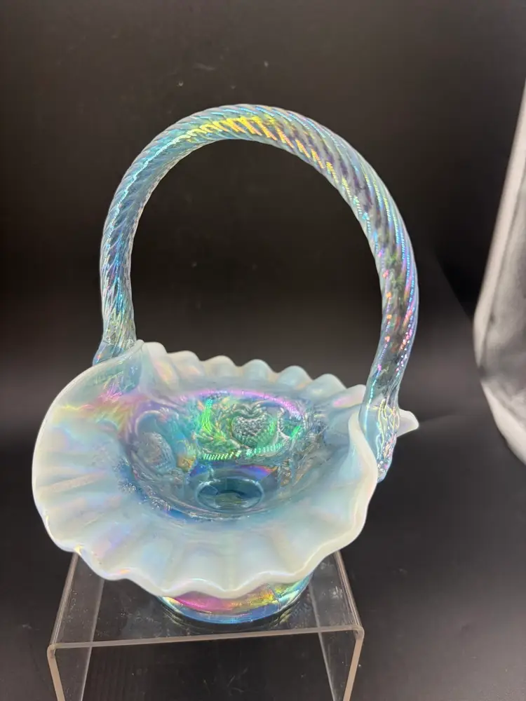 VINTAGE FENTON OPALESCENT GLASS BASKET W/RUFFLED RIM