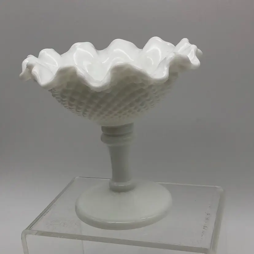 Westmoreland Milk Glass Footed Candy Dish Diamond 💎 Point w Ruffled Edge